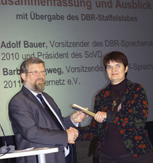 Übergabe des Staffelstabes - Adolf Bauer und Barbara Vieweg